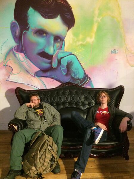 File:Tesla couch Torrie.jpg